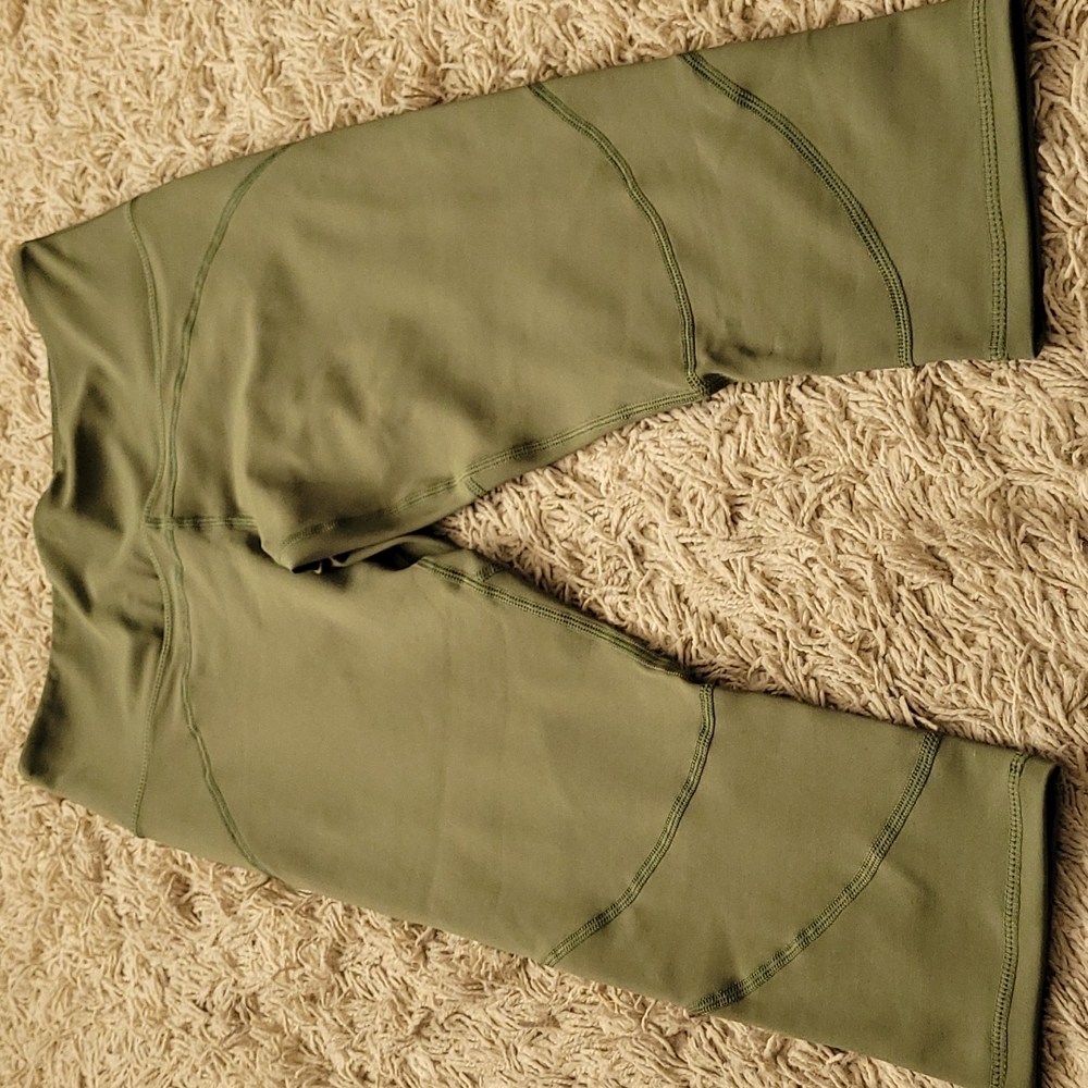 Rise Apparel Dreamer Scrunch Butt Crop Leggings